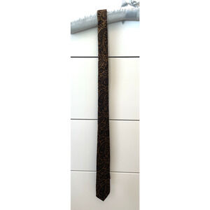 Vintage Regal 100% Silk Necktie - Black/Gold Paisley - Ex. Condition 2.5" wide